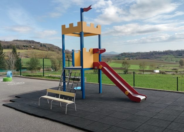 Sainte Jeanne d'Arc Polignac - terrain de jeux